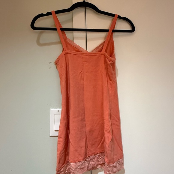 BKE Coral Lace Accent Top - Picture 5 of 5